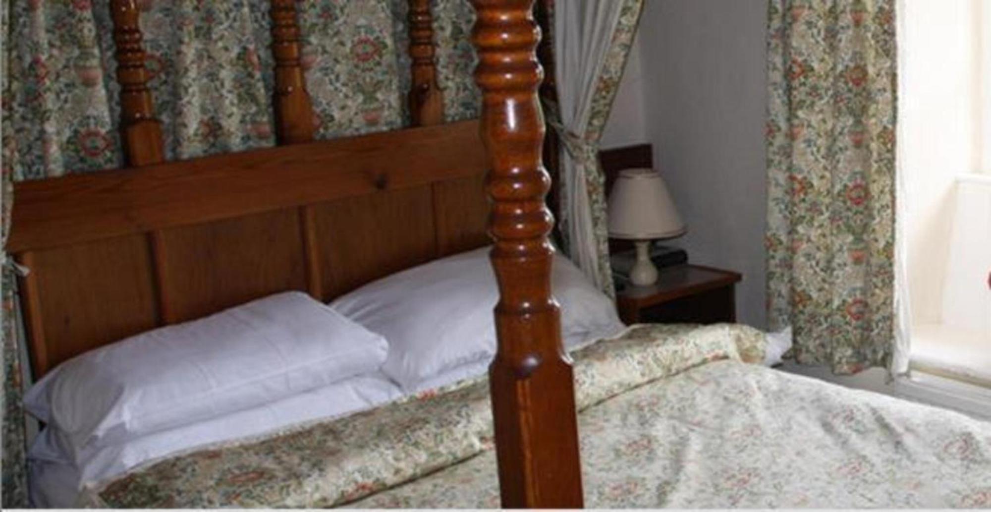 Oyo Rose & Crown Hotel Hotel 2*