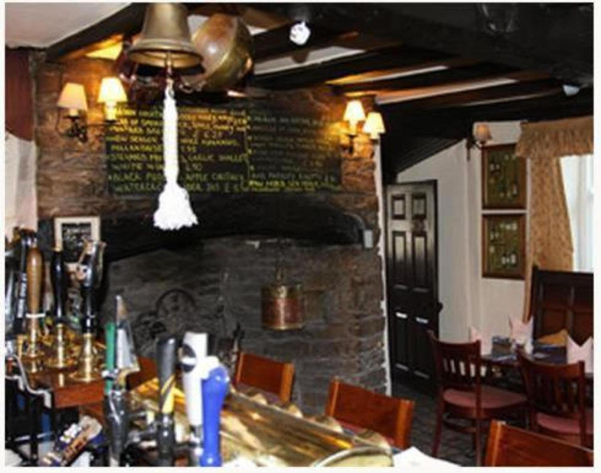 Hotel Oyo Rose & Crown Hotel